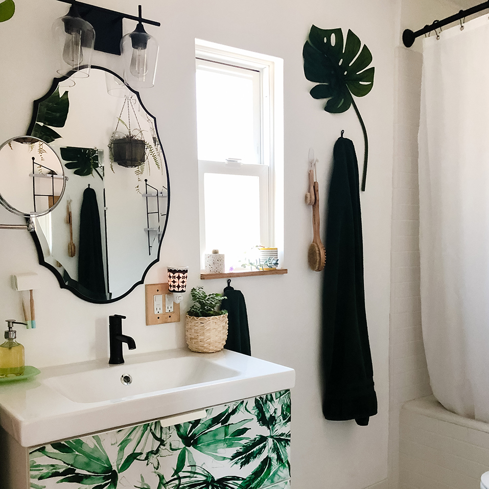 botanical bathroom, plant leaf on wall